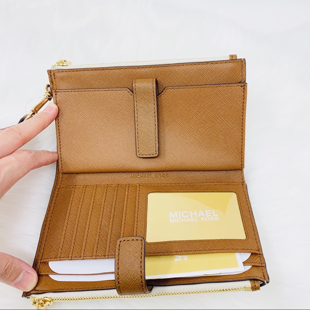 Michael Kors Large double zipper vanilla Wristlet - Picture 3 of 5